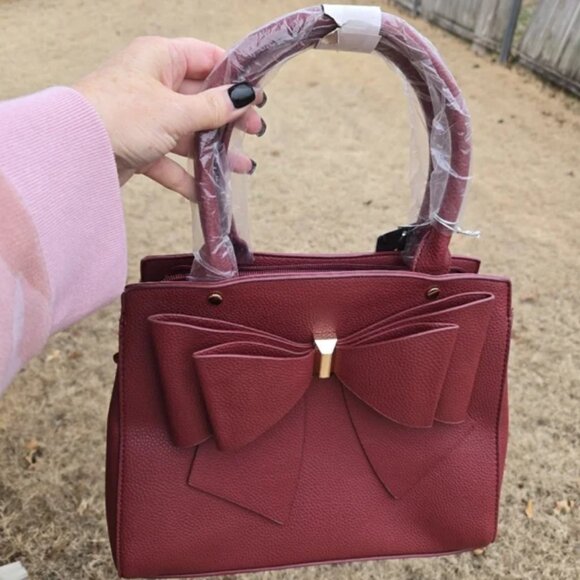 NWT Crossi Burgundy Red Bow Handbag With Extra Crossbody Shoulder Strap BONUS! - Picture 3 of 7